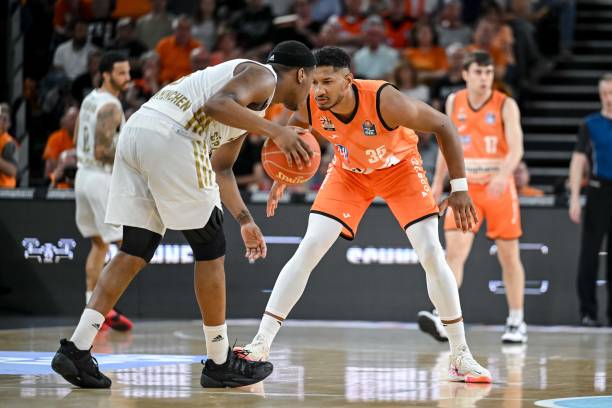 业内人士推 业内人士推