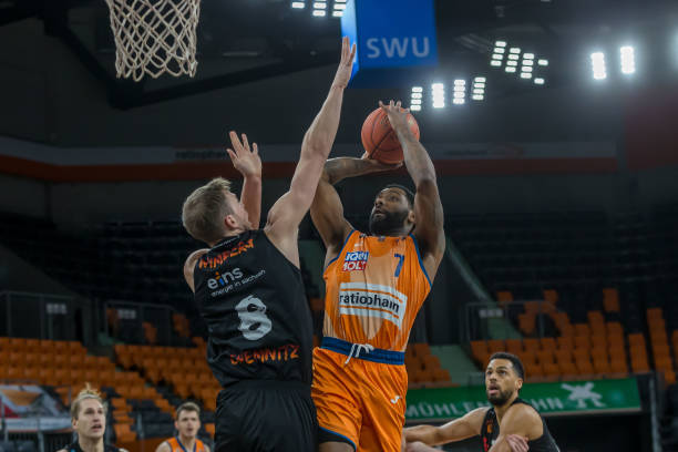 家保持比分 家保持比分